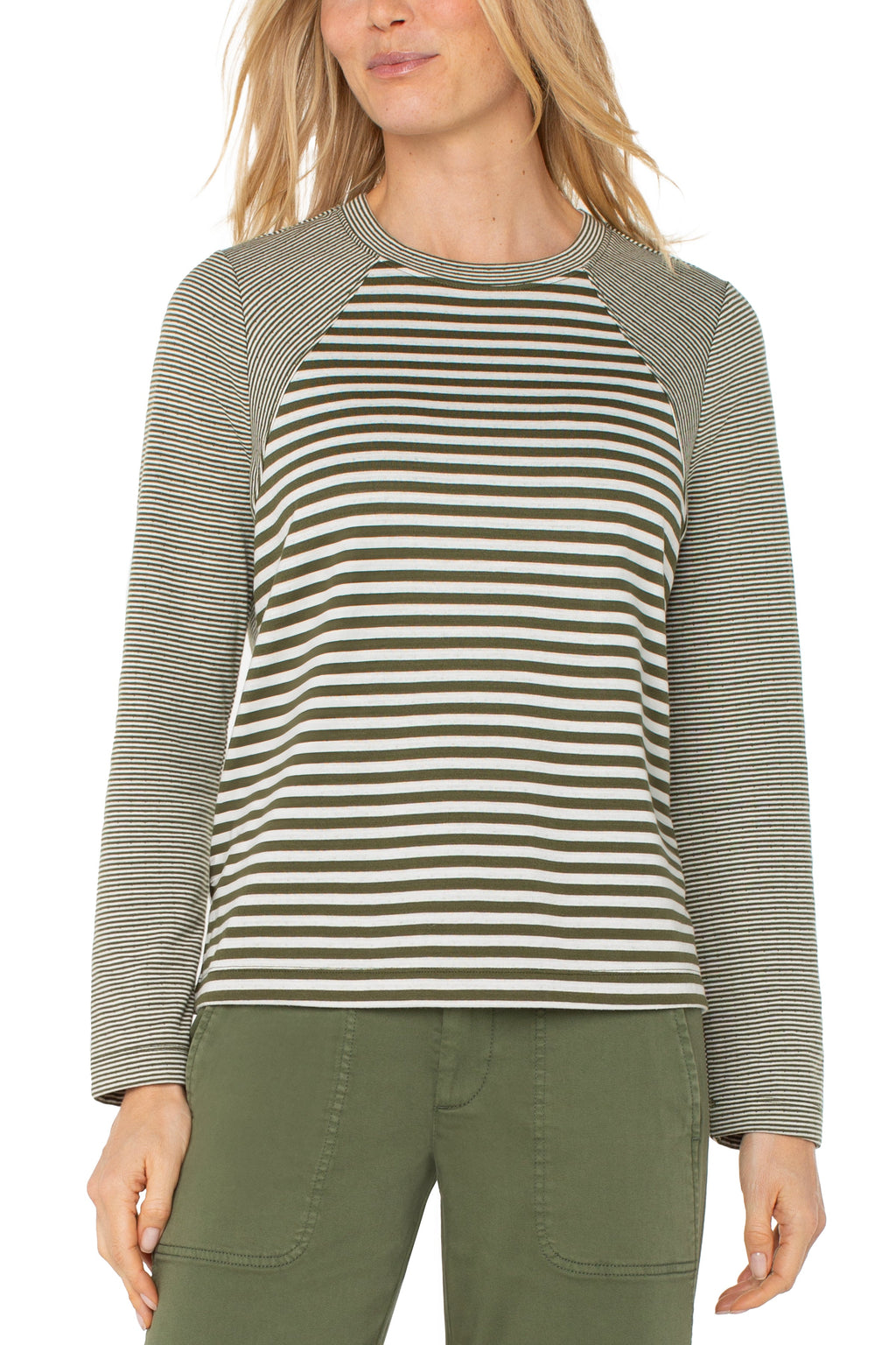 Long Sleeve Mock Neck 　ゴルフィッカーズ Carine Textured Long-Sleeve Tee | GUESS Factory