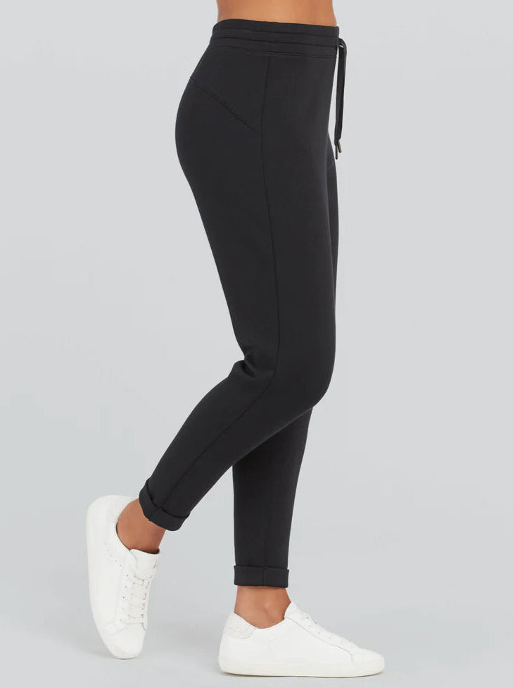 AirEssentials Tapered Pant