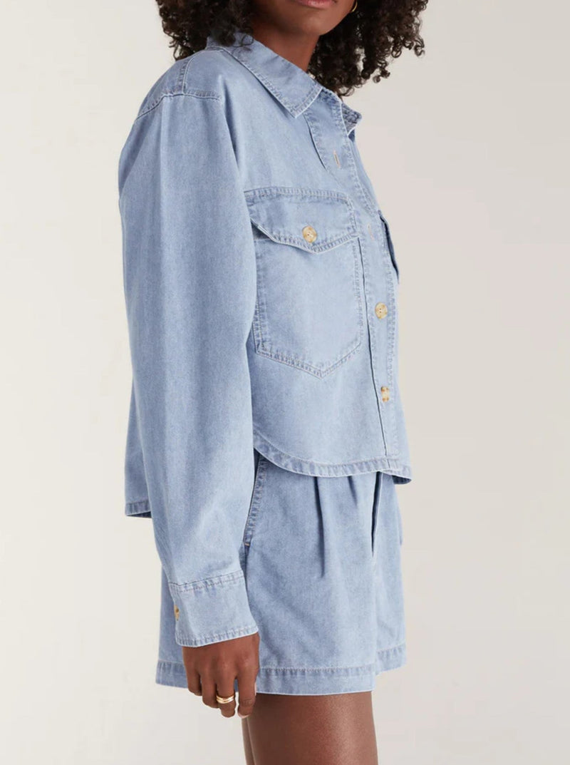 z supply sunseeker chambray jacket, long sleeves, collared, oversized chest pockets, button front, light chambray