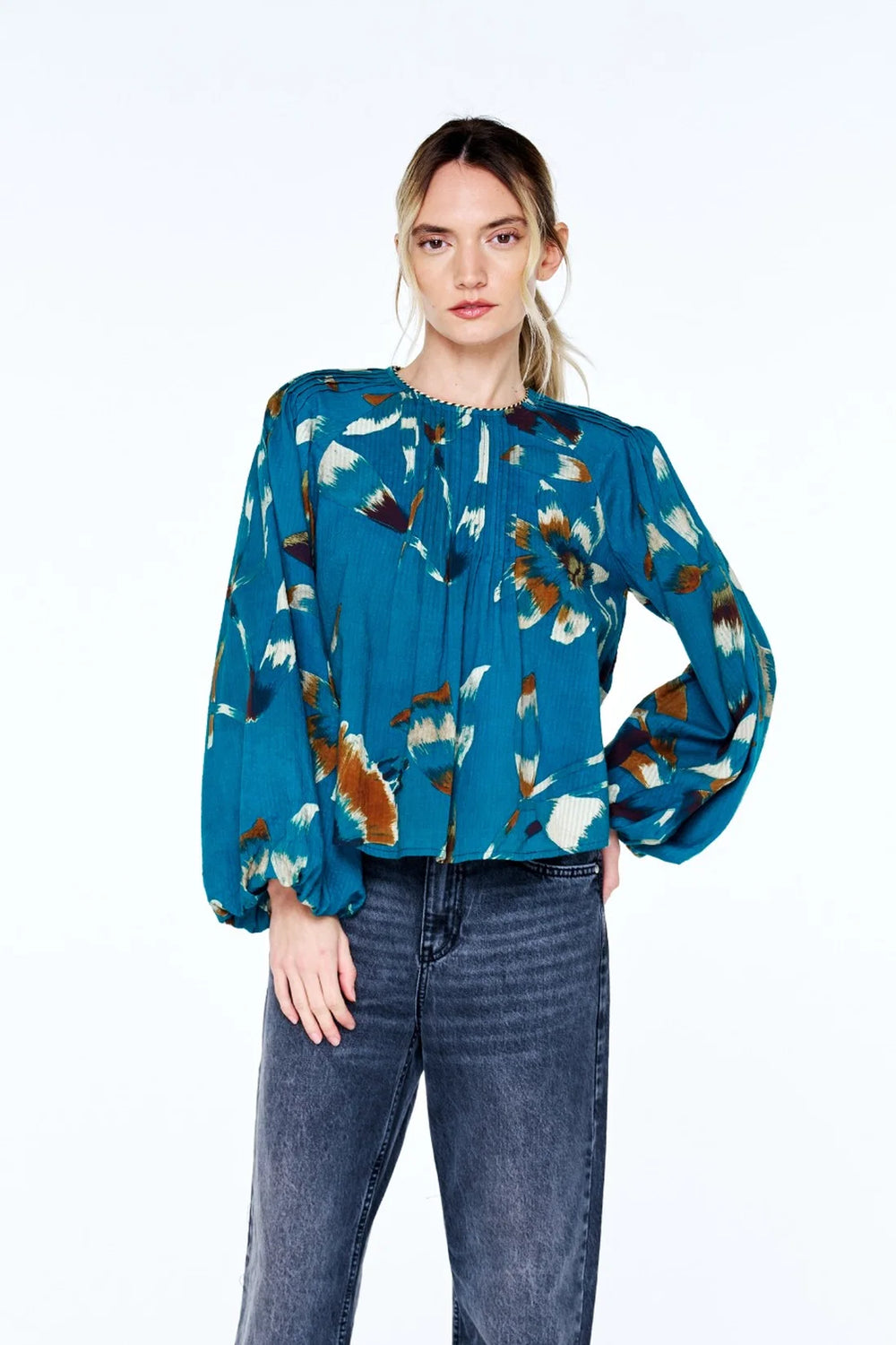 Faye Balloon Sleeve Pleated Top – Ambiance SF
