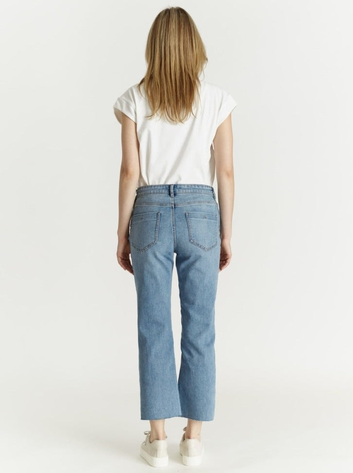 Mid-Rise Cropped Mini Flare Jean - vintage aura