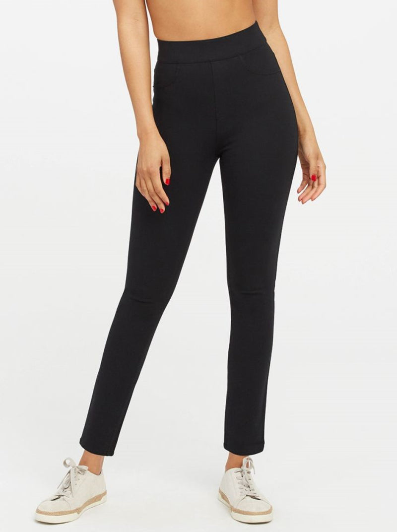 Spanx | The Perfect Pant Ankle 4-Pocket | close-up front view on model