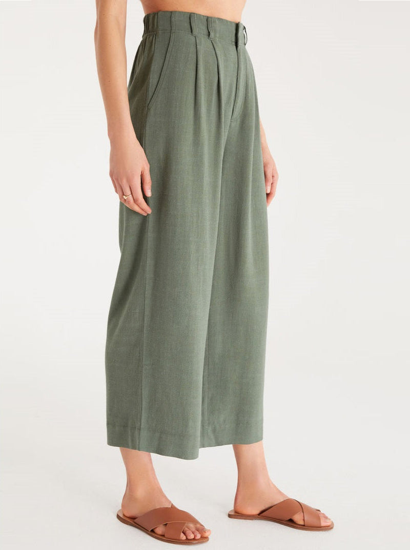 Farah Pant, forest