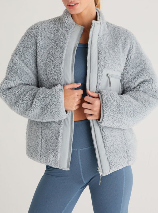 On-The-Go Reversible Quilted Sherpa Jacket - Morning Fog